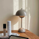 Stilvolle Pilzlampe mit USB-Ladefunktion