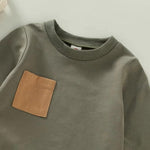 Gemütliches Set für Kleinkinder: Pullover und Streifenhose