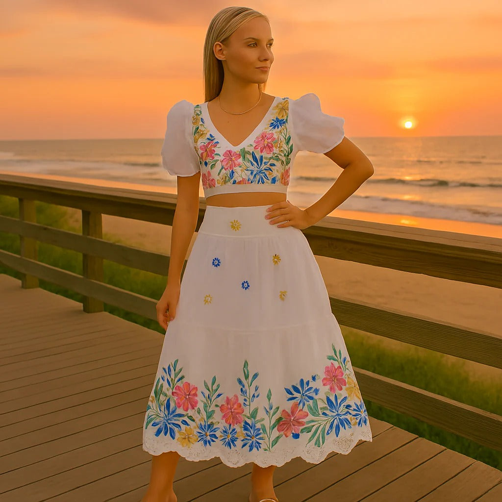 Elegantes Blumendesign: Zweiteiliges Set mit Puffärmeln und Rüschensrock
