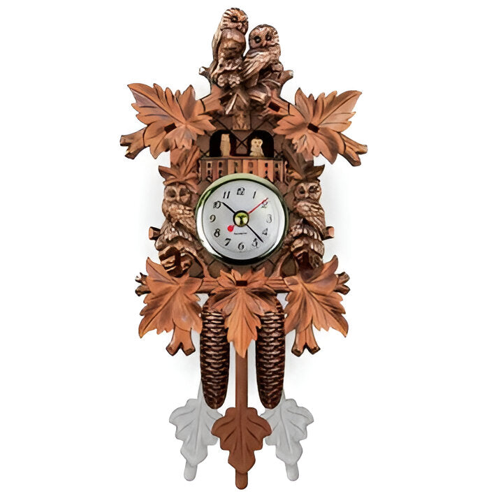 Traditionelle Kuckucksuhr mit Filigranen Verzierungen