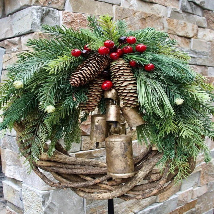 Festliche Weihnachtskranz mit Handgefertigten Blumen und Naturmaterialien