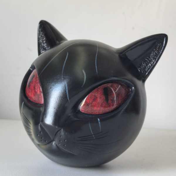 Faszinierende Katzenkopf Skulptur – Kunstvolles Wohnaccessoire mit Detailreichtum