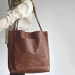 Elegante Handtasche aus Leder mit doppelten Tragegriffen