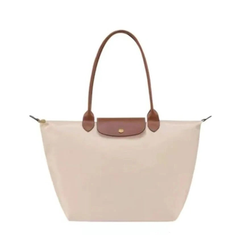 Elegante Handtasche mit Goldakzenten für jeden Tag