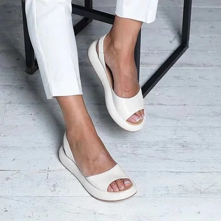 Bequeme Slipper mit Offener Zehenpartie und Elastischem Riemen