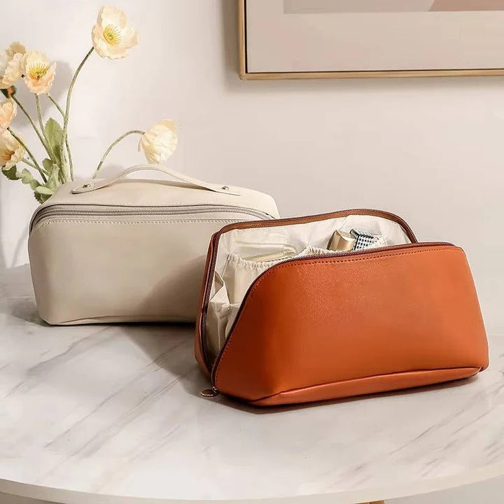 Kosmetiktasche mit PU-Oberfläche und weit öffnendem Design