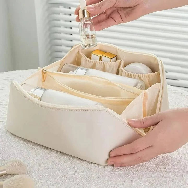 Kosmetiktasche mit PU-Oberfläche und weit öffnendem Design