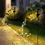 Solarbetriebene Gartenlampe mit Metallrahmen und LED-Beleuchtung