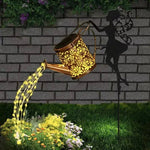 Solarbetriebene Gartenlampe mit Metallrahmen und LED-Beleuchtung