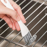 Grillreinigungsbürste mit V-förmigem Kopf und Schaber