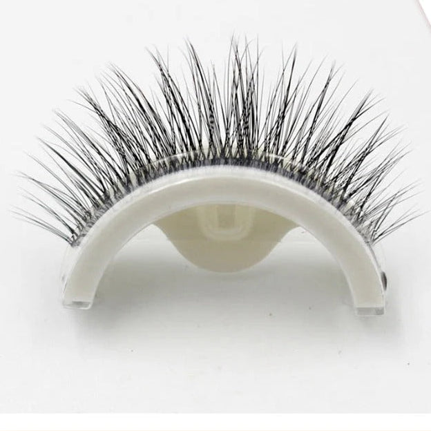 Selbsthaftende Wimpern mit wiederverwendbarem Design
