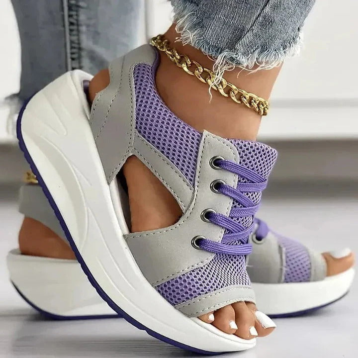 Damen Flache Schnürrsandalen mit Kontrastpanelen und Ausschnitten