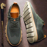 Bequeme Freizeitschuhe mit breitem Zehenbereich und Strickoberfläche