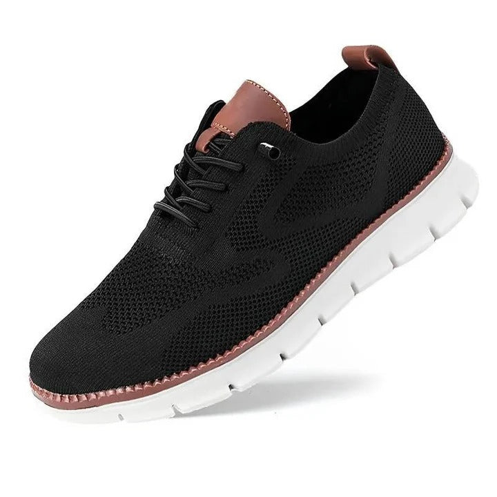 Bequeme Freizeitschuhe mit breiter Zehenbox und gestricktem Obermaterial