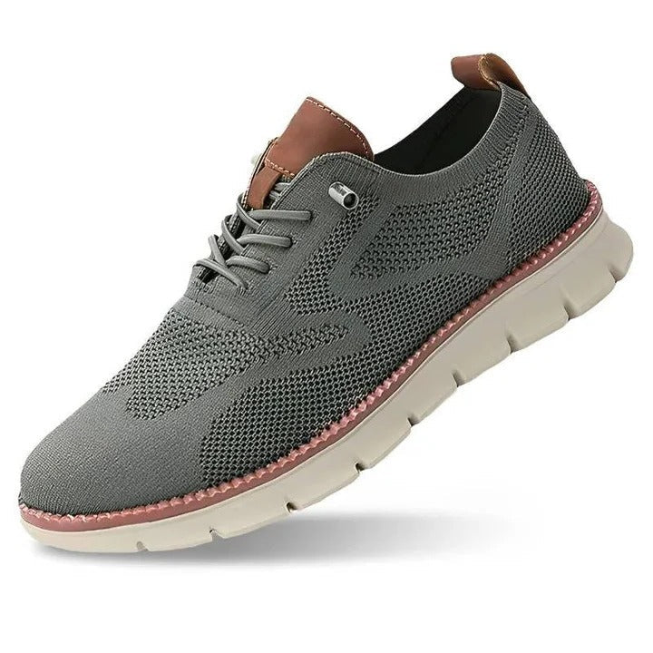 Bequeme Freizeitschuhe mit breiter Zehenbox und gestricktem Obermaterial