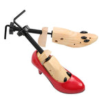 Verstellbare Holzschuhspanner für optimale Schuhpflege