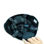 Robuster Outdoor-Helm für Abenteuer mit ABS-Rand