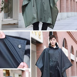 Leichter Regenponcho mit Kapuze und praktischer Tasche