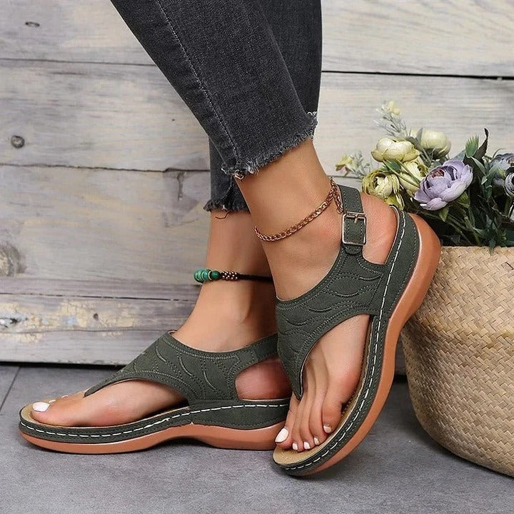 Bequeme offene Sandalen für Damen mit unterstützendem Fußbett