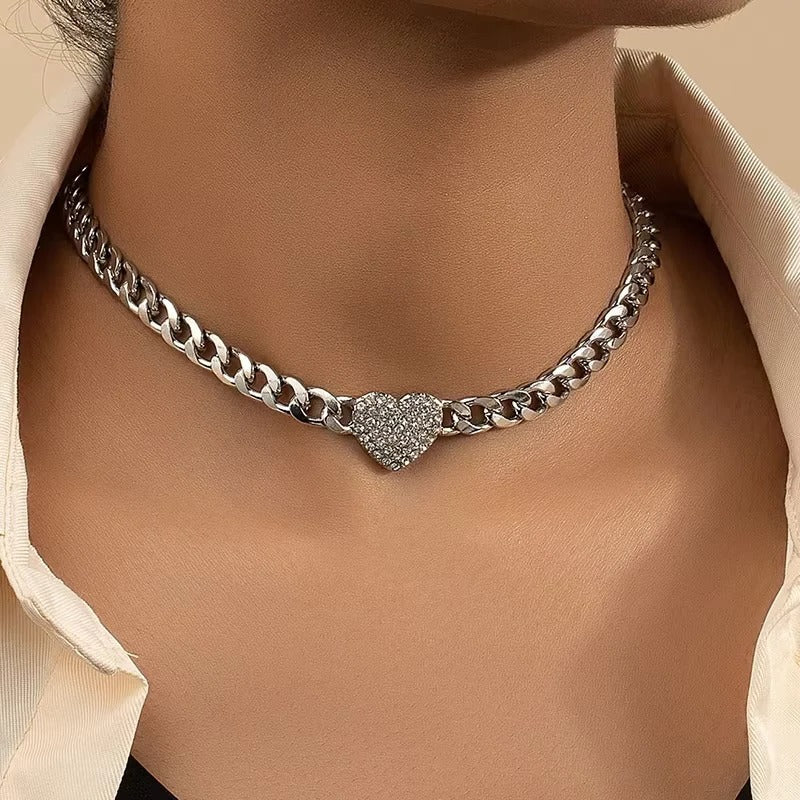 Eleganter Herz-Anhänger Choker mit kubanischer Kette