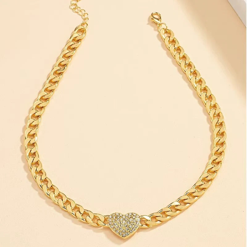 Eleganter Herz-Anhänger Choker mit kubanischer Kette