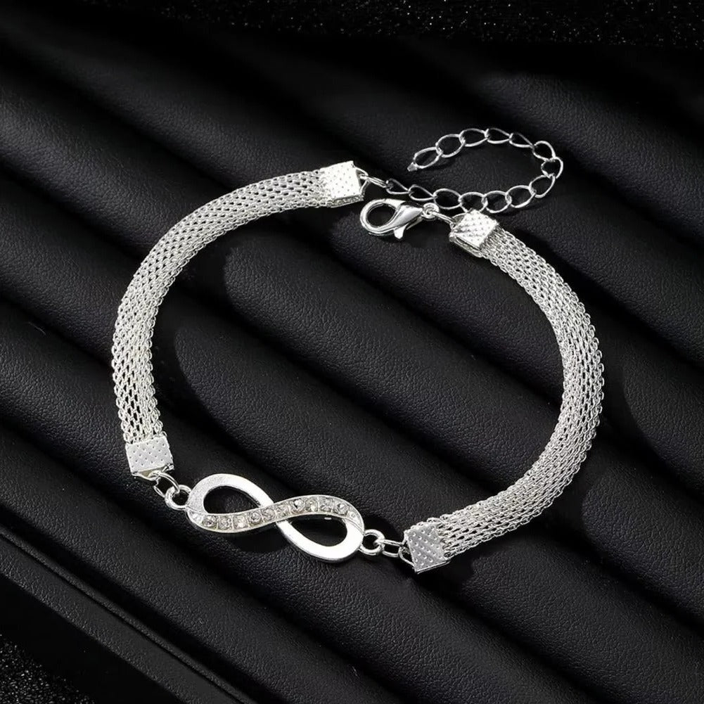 Glitzerndes Armband-Set mit Herz- und Unendlichkeitssymbolen