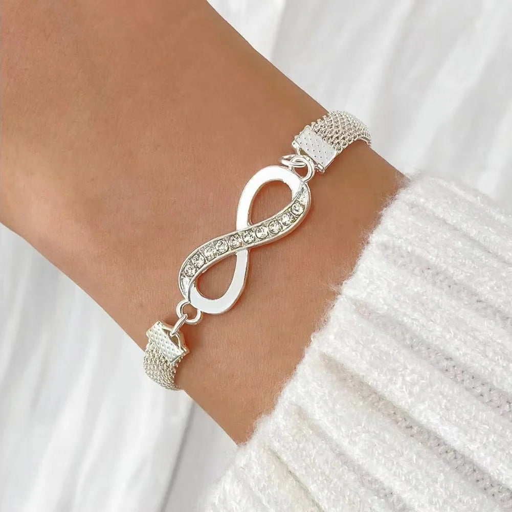 Glitzerndes Armband-Set mit Herz- und Unendlichkeitssymbolen