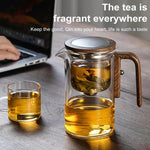 Elegante Teekanne mit Wassertrennung und abnehmbarem Sieb