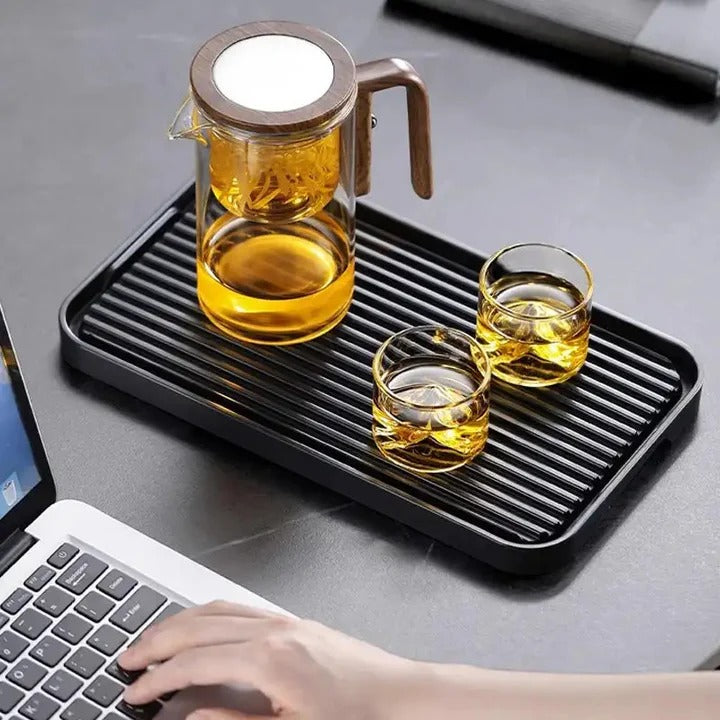 Elegante Teekanne mit Wassertrennung und abnehmbarem Sieb