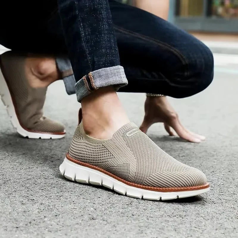 Luftige Slip-On Laufschuhe mit Strick-Obermaterial