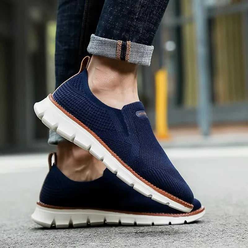 Luftige Slip-On Laufschuhe mit Strick-Obermaterial