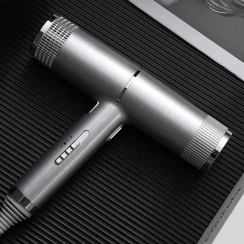 Leichter Haartrockner mit Präzisionsdüse für perfektes Styling