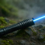 Verstellbare Taschenlampe mit wiederaufladbarem Batteriesystem