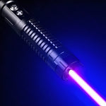 Verstellbare Taschenlampe mit wiederaufladbarem Batteriesystem