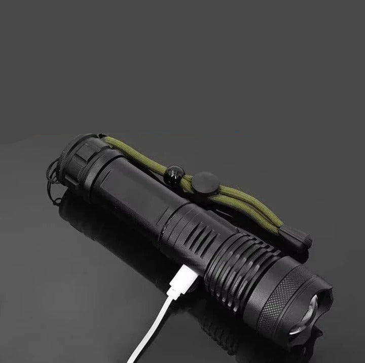 Wiederaufladbare LED-Taschenlampe mit einstellbarem Lichtstrahl