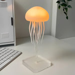 Beruhigende LED Lampe mit tanzenden Quallen