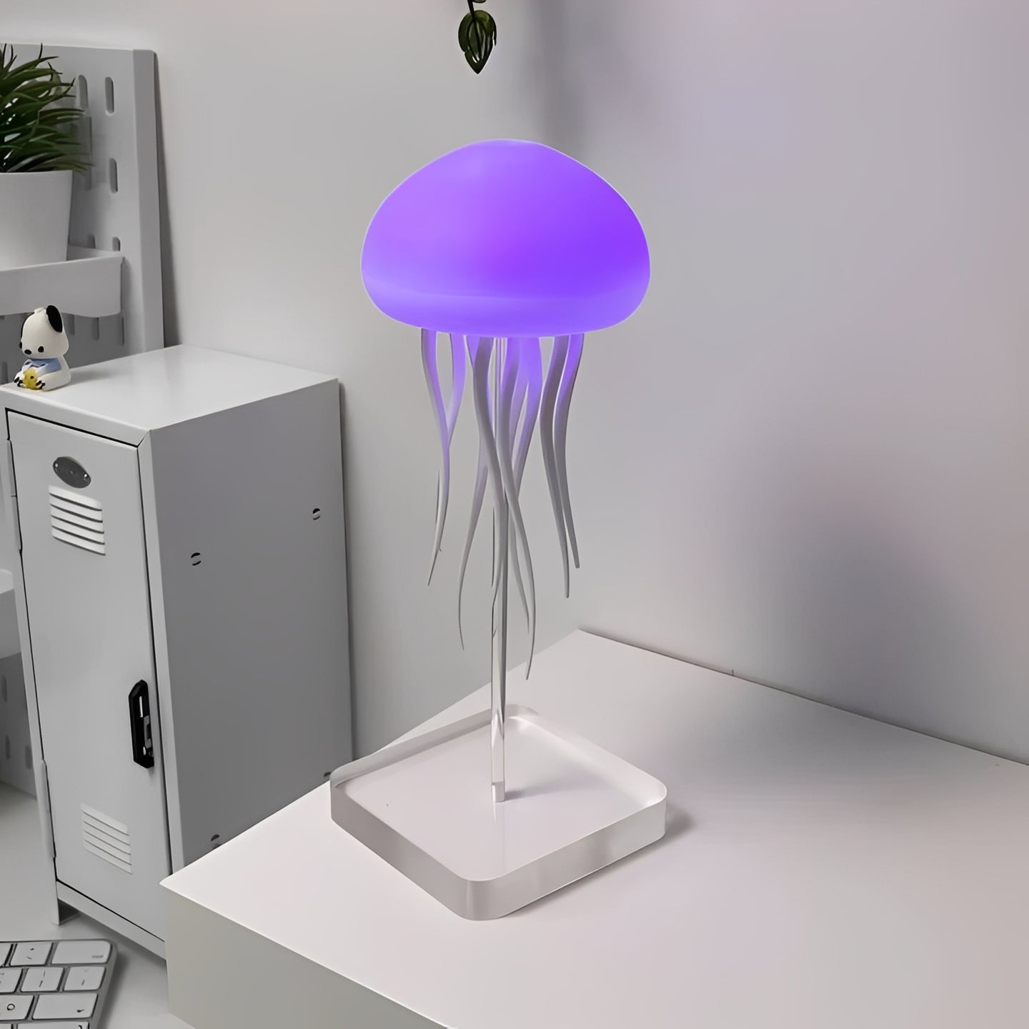 Beruhigende LED Lampe mit tanzenden Quallen