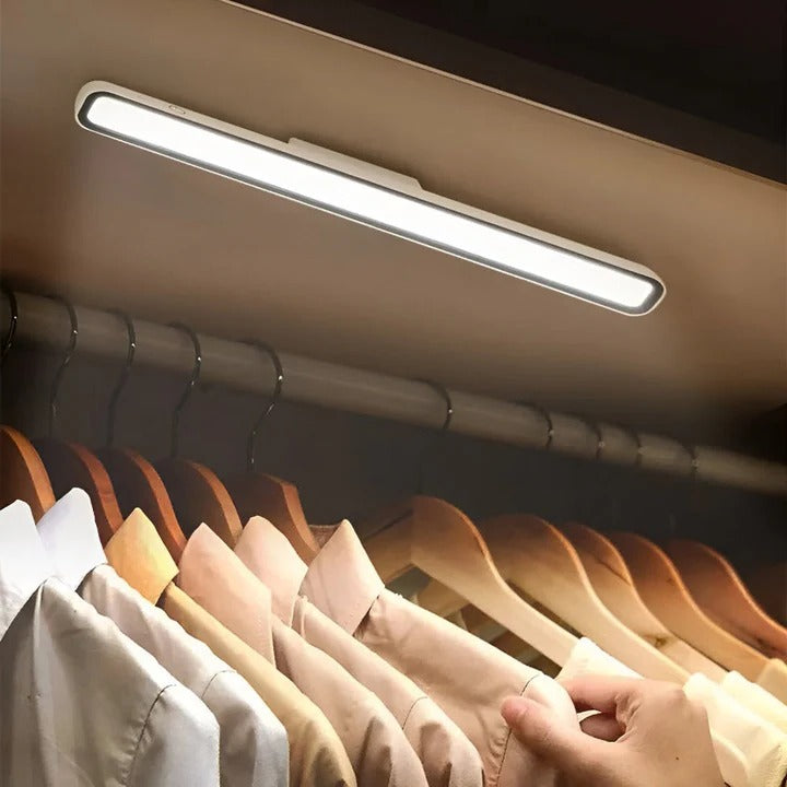 Kabelloses LED-Lichtband mit Magnetbefestigung für flexibles Licht