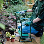 Vielseitige Gartenbank mit Polsterung für bequemes Arbeiten