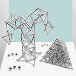 Magnetisches Bau-Set mit flexiblen Verbindungsstäben