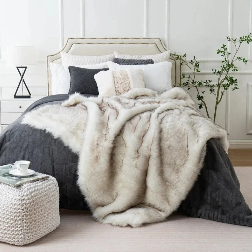 Luxuriöse Kuscheldecke aus Kunstfell für Ihr Zuhause