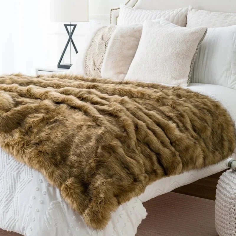 Luxuriöse Kuscheldecke aus Kunstfell für Ihr Zuhause