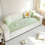 Elegante Sofabezug mit Faltenrock-Design