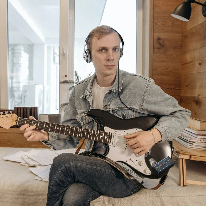 Kompakter Gitarrenverstärker mit 10 Klangvorstufen und USB-Aufnahme