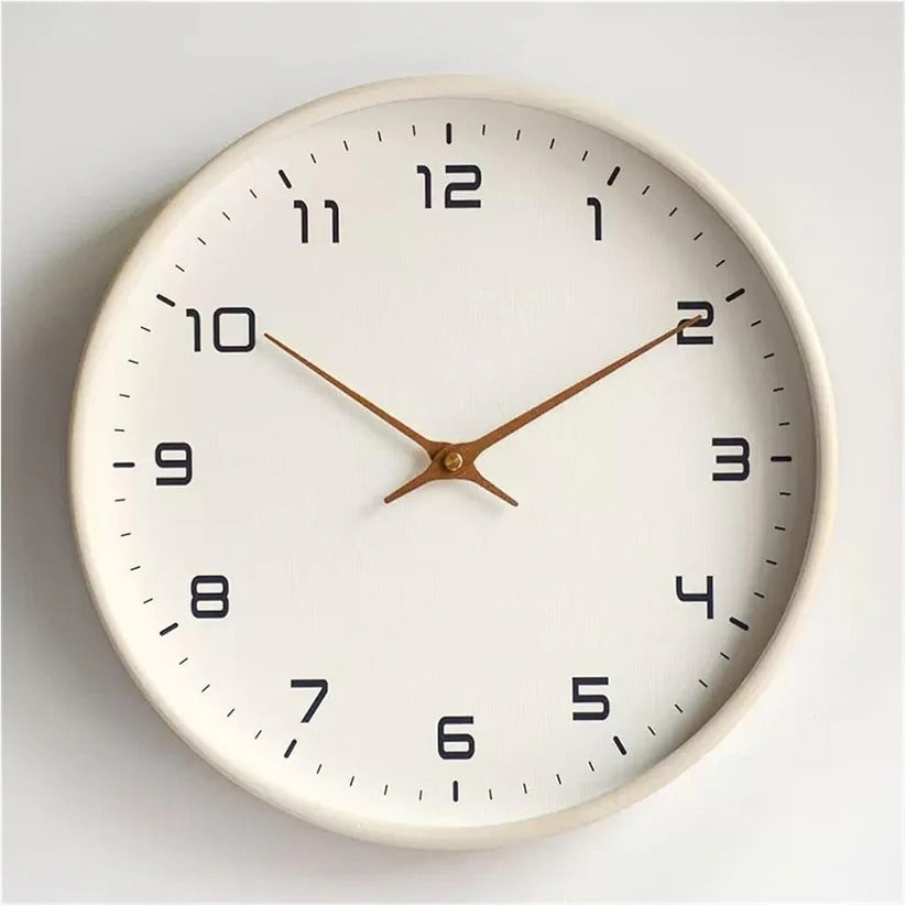 Elegante Wanduhr mit Holzrahmen, 25 cm Durchmesser