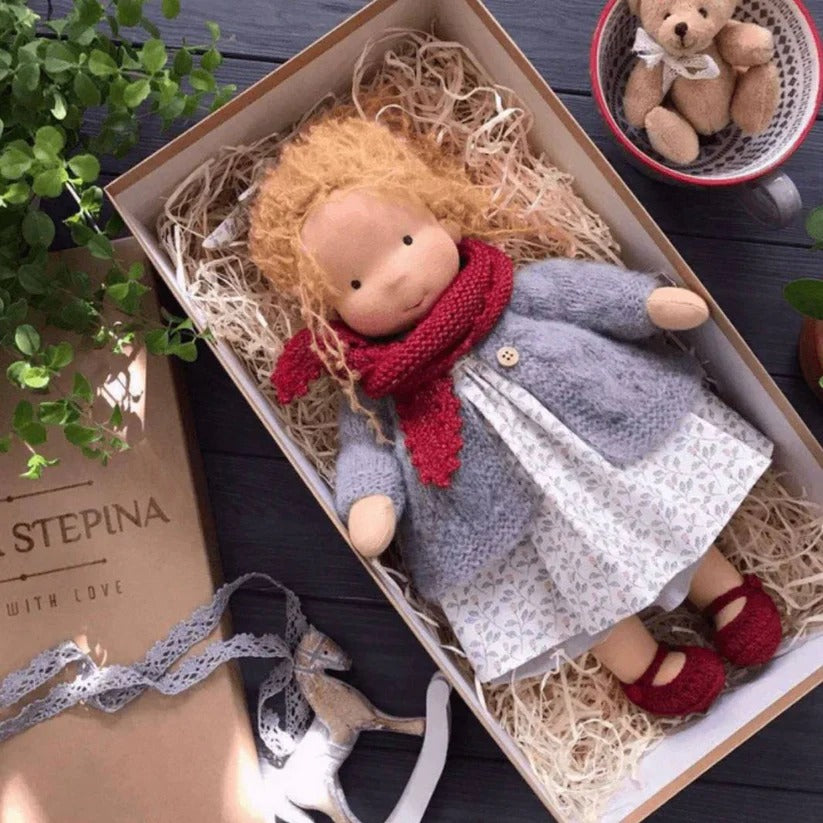 Hochwertige Baumwollpuppe aus natürlichen Materialien für Kinder