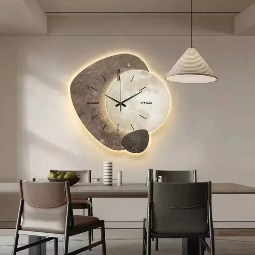 Elegante Wanduhr aus Naturholz mit Sanfter LED-Beleuchtung