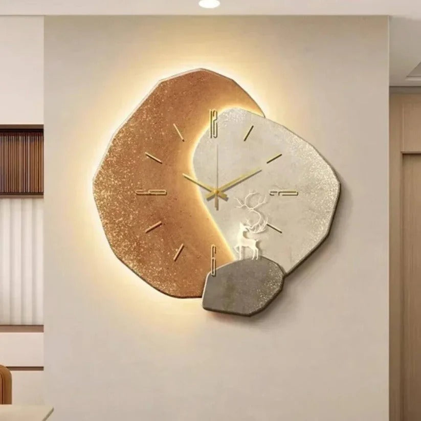 Wanduhr aus Naturholz mit Sanfter LED-Beleuchtung