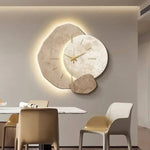 Wanduhr aus Naturholz mit Sanfter LED-Beleuchtung
