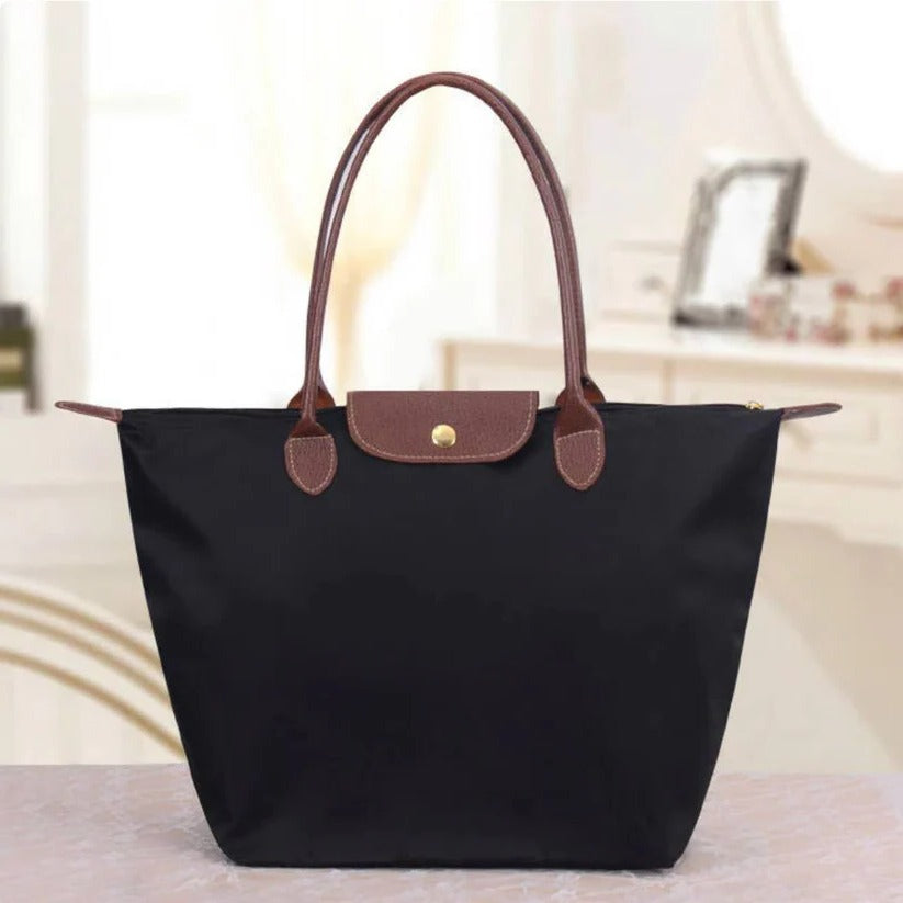 Vielseitige Schultertasche aus strapazierfähigem Material in neun Farben